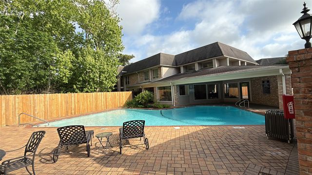 2224 S Piney Point Road 223, Houston, TX 77063