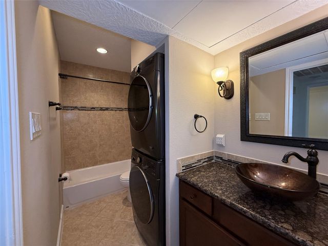 2224 S Piney Point Road 223, Houston, TX 77063