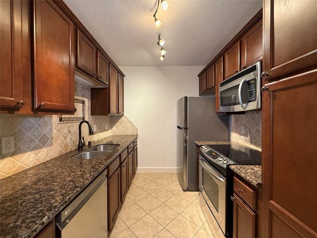 2224 S Piney Point Road 223, Houston, TX 77063