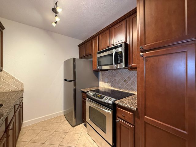 2224 S Piney Point Road 223, Houston, TX 77063