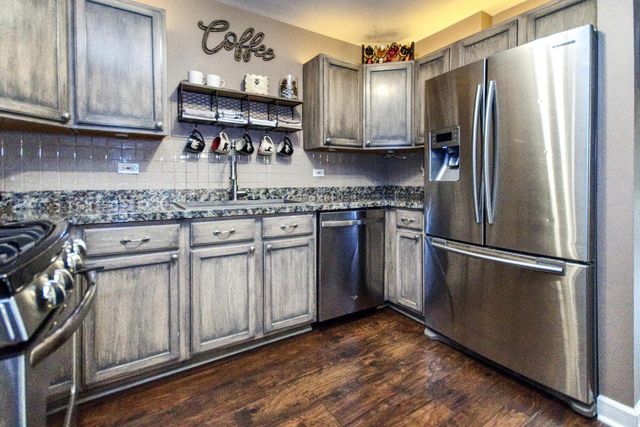 1911 SW Cinnamon Court, Joliet, IL 60435