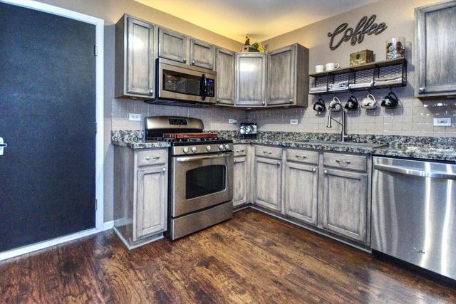 1911 SW Cinnamon Court, Joliet, IL 60435