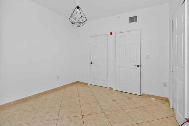 7085 Nova Drive 232, Davie, FL 33317