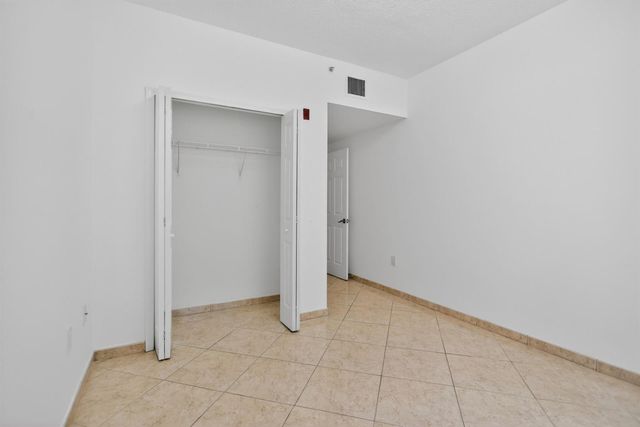 7085 Nova Drive 232, Davie, FL 33317