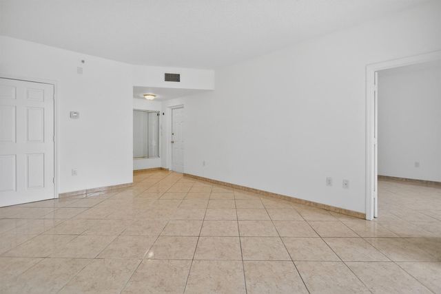 7085 Nova Drive 232, Davie, FL 33317