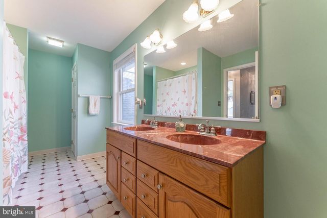 797 TREE LN, West Chester, PA 19380