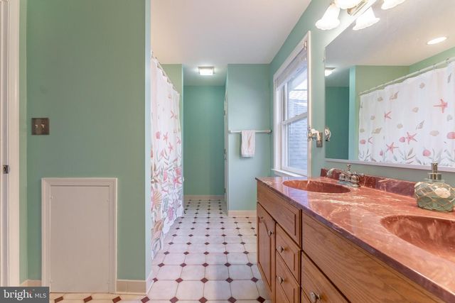 797 TREE LN, West Chester, PA 19380