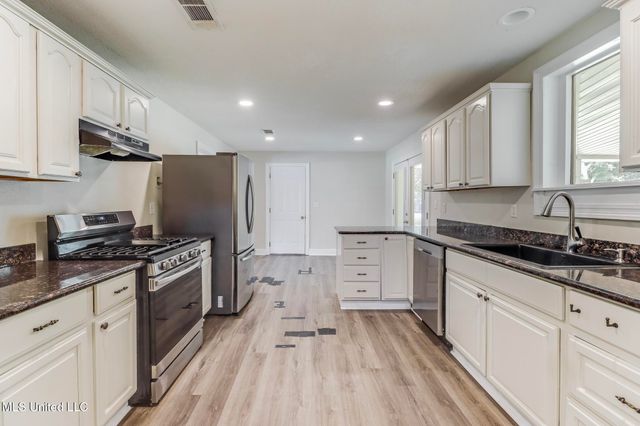 5104 Washington Avenue, Gulfport, MS 39507