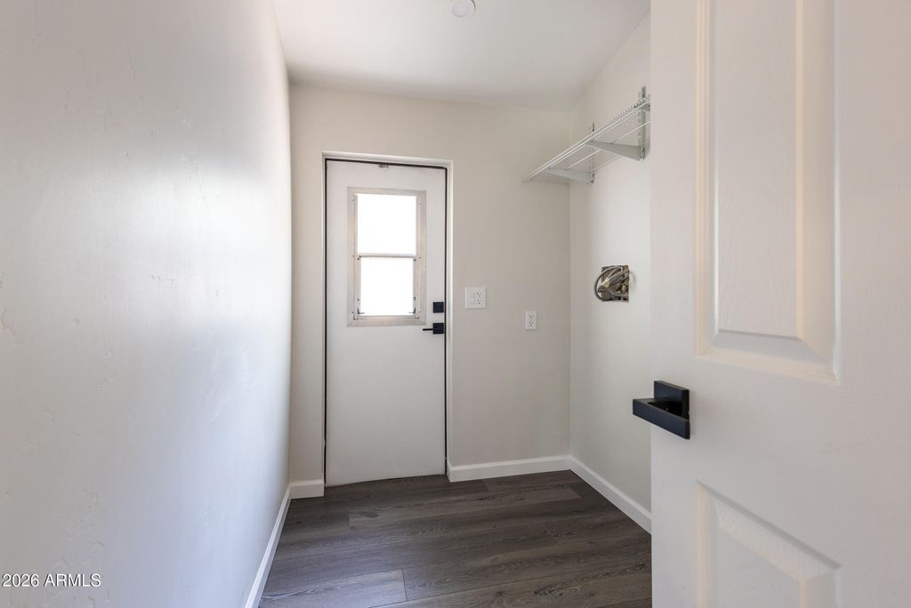 Image 12 of property listing at 255 E OAK Drive, Munds Park, AZ 86017