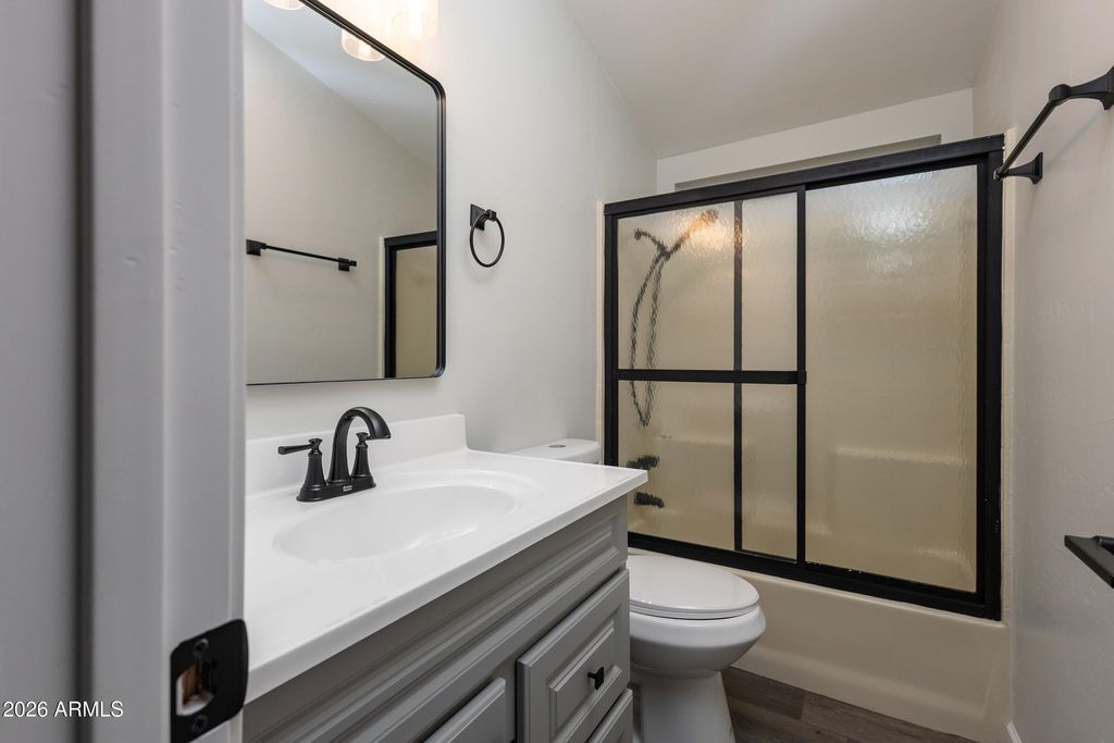 Image 13 of property listing at 255 E OAK Drive, Munds Park, AZ 86017