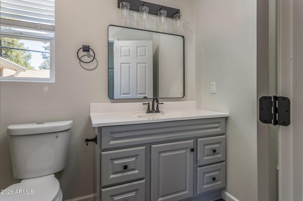 Image 18 of property listing at 255 E OAK Drive, Munds Park, AZ 86017