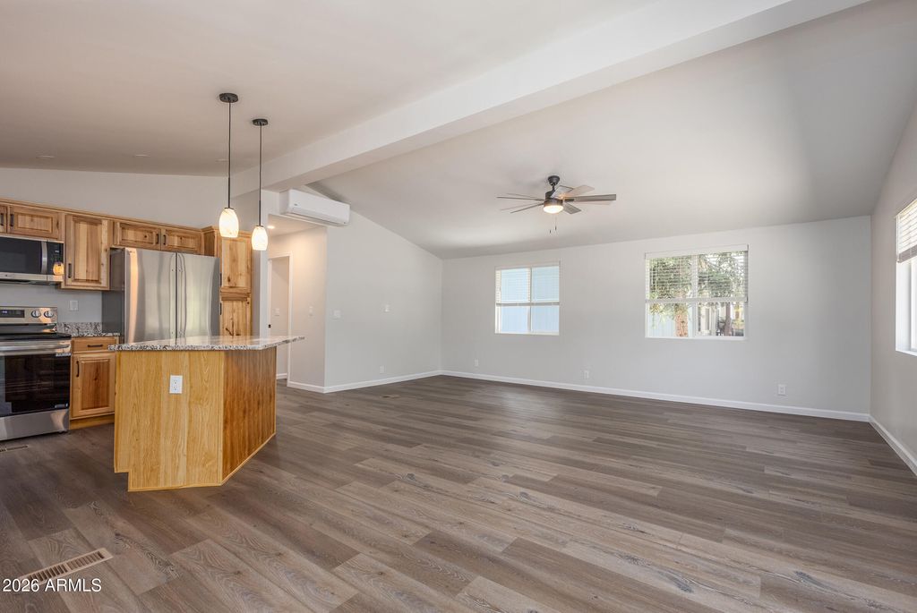 Image 4 of property listing at 255 E OAK Drive, Munds Park, AZ 86017