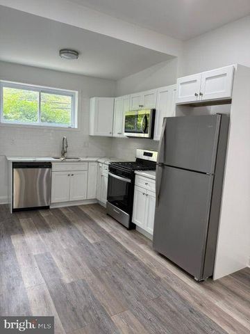 2322 N LAMBERT ST, Philadelphia, PA 19132