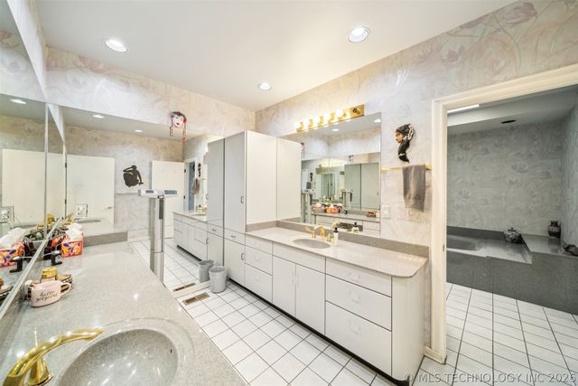 3219 S Birmingham Avenue, Tulsa, OK 74105