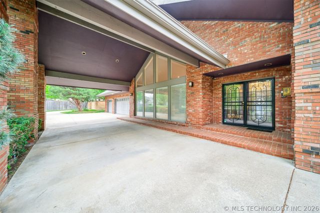 3219 S Birmingham Avenue, Tulsa, OK 74105