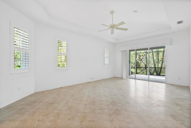 671 NW Red Pine Way, Jensen Beach, FL 34957