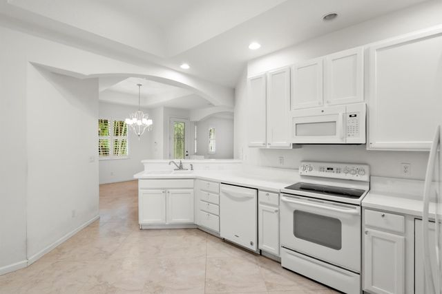 671 NW Red Pine Way, Jensen Beach, FL 34957