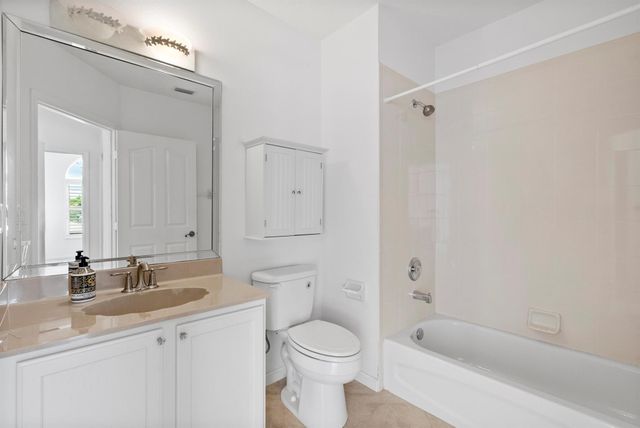 671 NW Red Pine Way, Jensen Beach, FL 34957