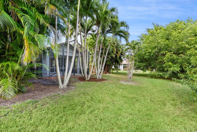 671 NW Red Pine Way, Jensen Beach, FL 34957