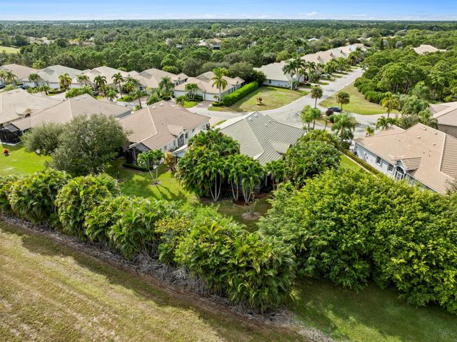 671 NW Red Pine Way, Jensen Beach, FL 34957