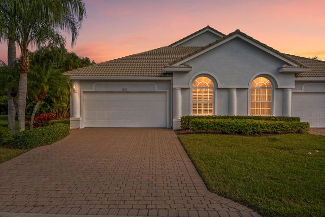 671 NW Red Pine Way, Jensen Beach, FL 34957