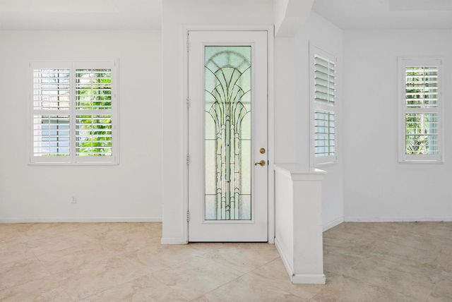 671 NW Red Pine Way, Jensen Beach, FL 34957