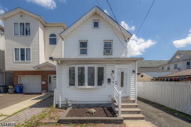 907 Bond St, Elizabeth City, NJ 07201