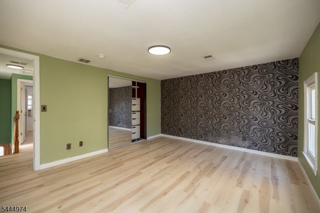 907 Bond St, Elizabeth City, NJ 07201