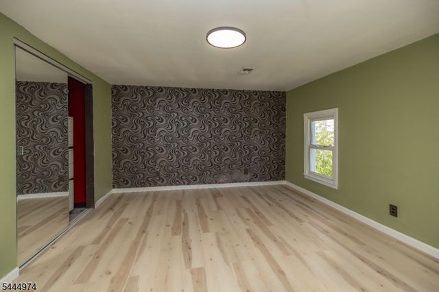 907 Bond St, Elizabeth City, NJ 07201