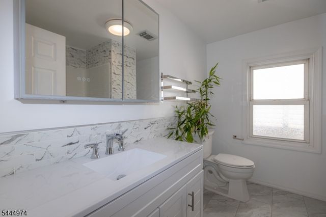 907 Bond St, Elizabeth City, NJ 07201