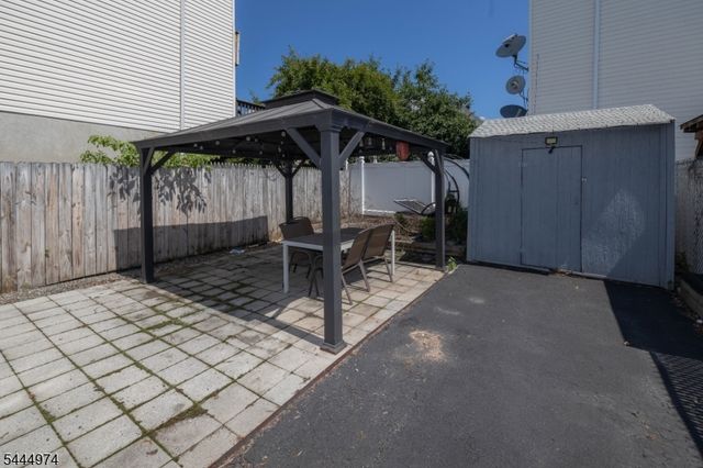 907 Bond St, Elizabeth City, NJ 07201
