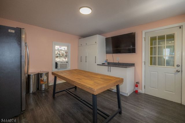 907 Bond St, Elizabeth City, NJ 07201