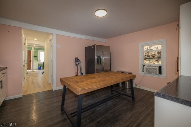 907 Bond St, Elizabeth City, NJ 07201