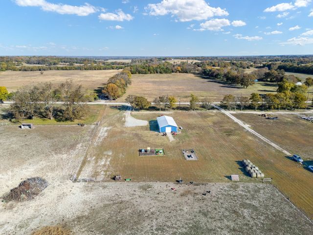 686 CR 4715 Road, Leonard, TX 75452