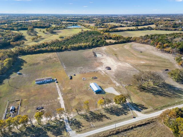 686 CR 4715 Road, Leonard, TX 75452