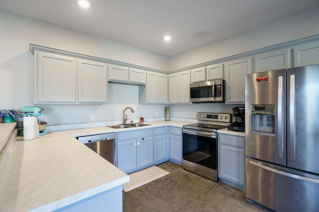 686 CR 4715 Road, Leonard, TX 75452