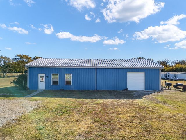 686 CR 4715 Road, Leonard, TX 75452