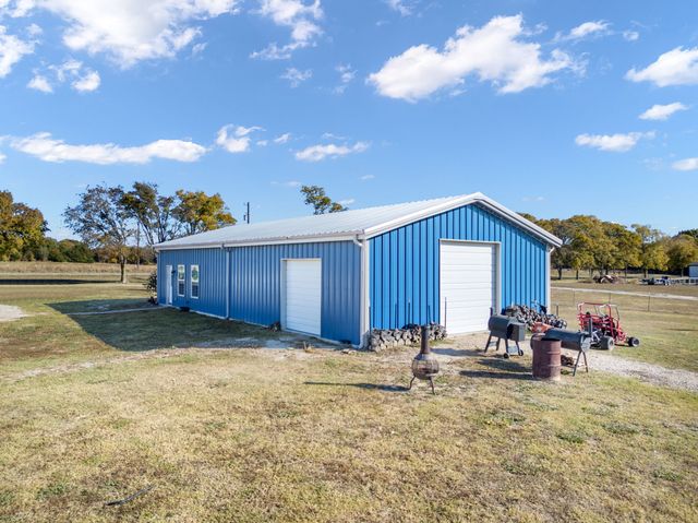 686 CR 4715 Road, Leonard, TX 75452
