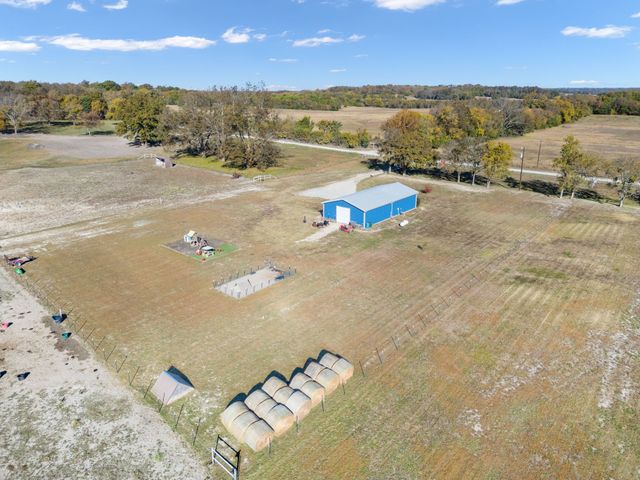 686 CR 4715 Road, Leonard, TX 75452