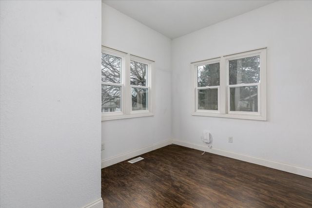 720 Pleasant View Drive, Des Moines, IA 50315