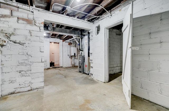 720 Pleasant View Drive, Des Moines, IA 50315