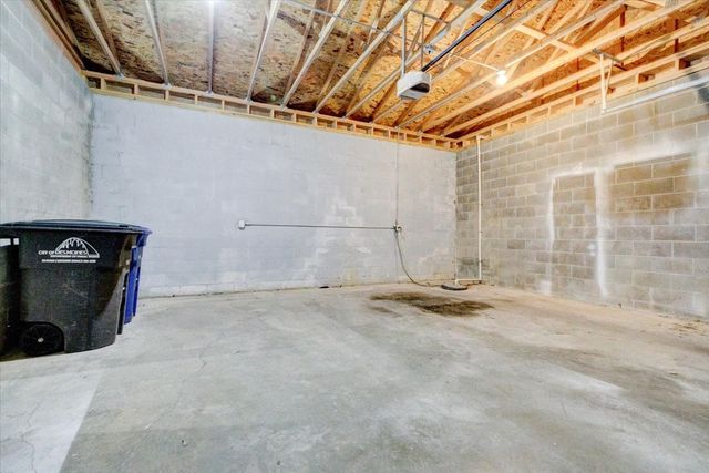 720 Pleasant View Drive, Des Moines, IA 50315