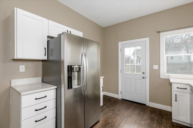 720 Pleasant View Drive, Des Moines, IA 50315