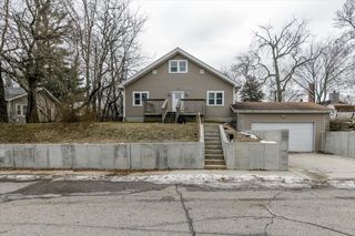 720 Pleasant View Drive, Des Moines, IA 50315