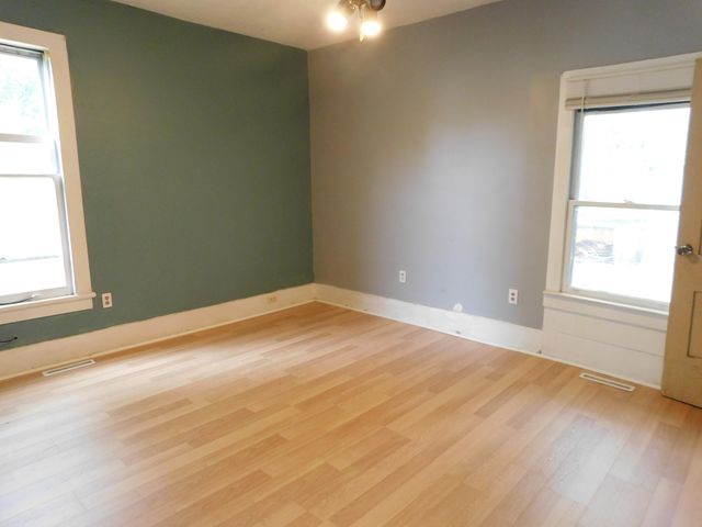 506 E 2nd Street, Lawton, MI 49065