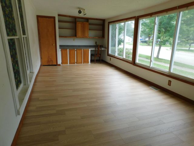 506 E 2nd Street, Lawton, MI 49065
