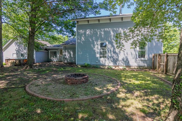 506 E 2nd Street, Lawton, MI 49065