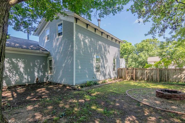 506 E 2nd Street, Lawton, MI 49065