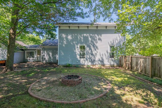 506 E 2nd Street, Lawton, MI 49065