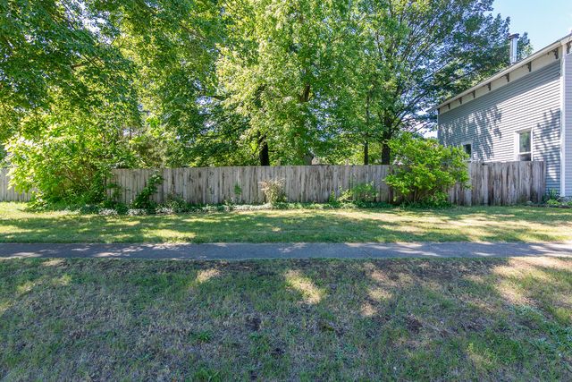 506 E 2nd Street, Lawton, MI 49065